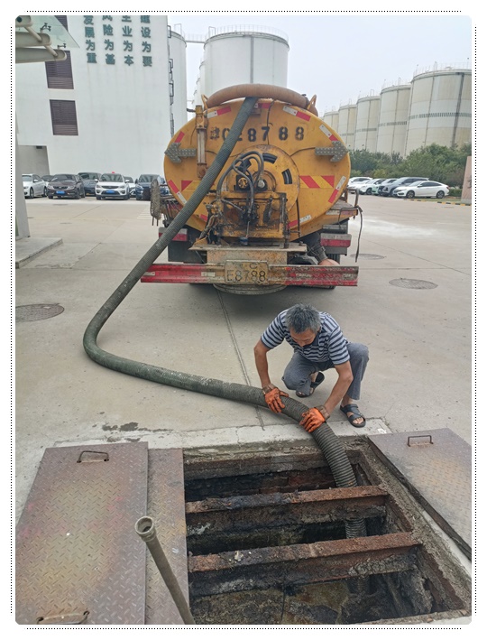 大丰镇隔油池清掏